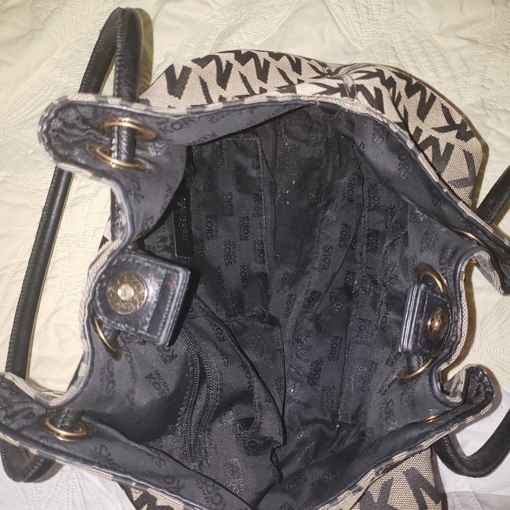 MK Purse - Picture 2 of 4